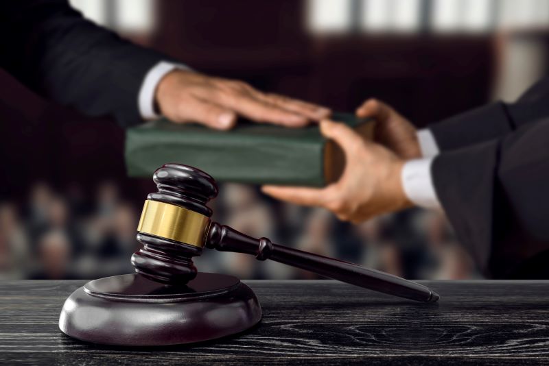 SKUTKI NIEPRAWIDŁOWYCH DECYZJI SĄDÓW DLA DZIECI